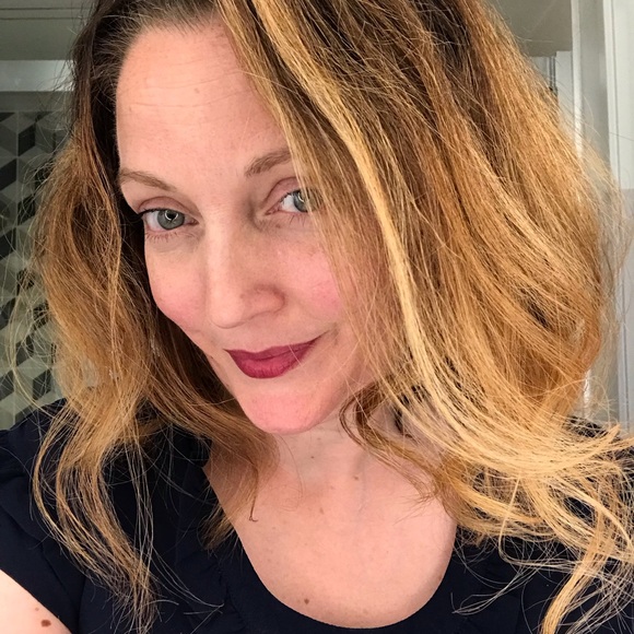 Meet your Posher, Julie - Picture 1 of 1